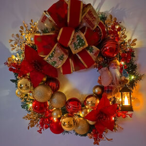 Guirlanda Santa Claus na porta – espírito natalino em sua casa